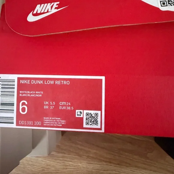 NIKE Dunk Low Retro - Picture 5 of 5